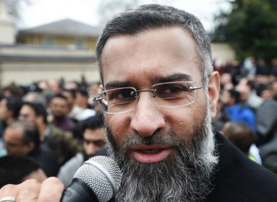 Radikalni propovjednik u Velikoj Britaniji Anjem Choudary osuđen na doživotni zatvor zbog terorizma 