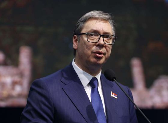 Vučić najavio povećanje plaća i mirovina: Do kraja godine prosječna plaća 900 eura