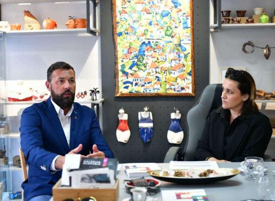 Magoda posjetio Galeriju ULUPBIH: Ministarstvo sufinansira izložbu povodom 70 godina rada Udruženja