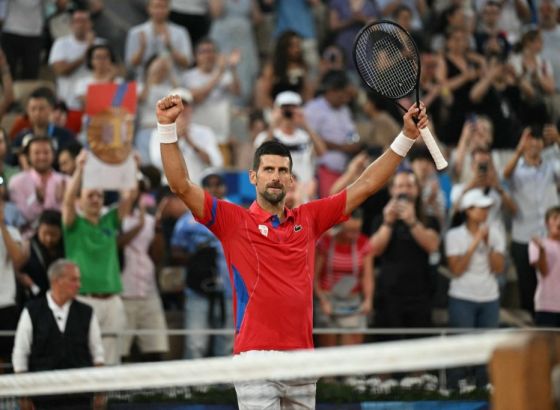 Đoković se plasirao u polufinale OI, Tsitsipas izgubio set u kojem je vodio 4:0