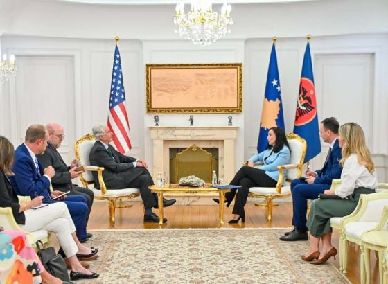 Direktor CIA-e se sastao s kosovskim premijerom Albinom Kurtijem