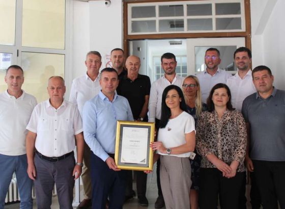 Gradu Konjicu i gradonačelniku Ćatiću uručeno priznanje 'Zlatna Kruna razvoja privrede'