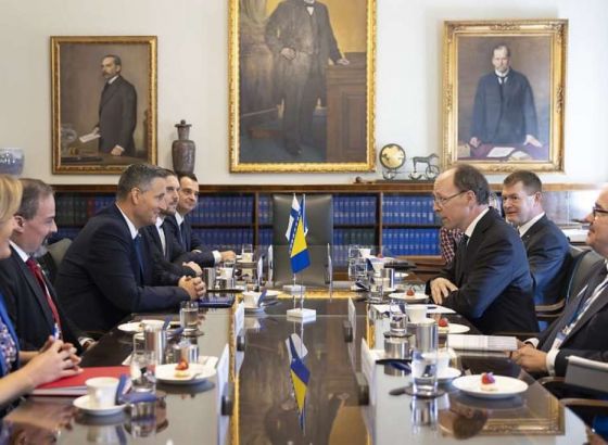 Bećirović s predsjednikom Parlamenta Finske: Brojne mogućnosti za unapređenje odnosa dviju zemalja