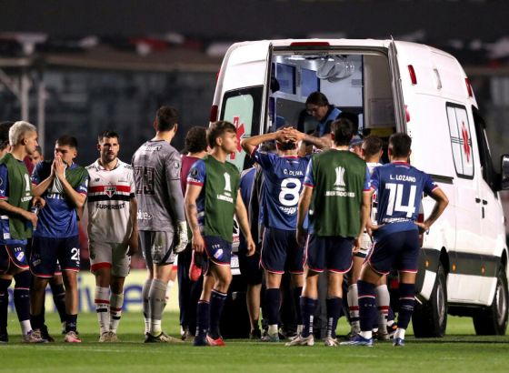 Tužan dan - preminuo fudbaler Nasionala kojem je pozlilo tokom meča Kopa Libertadores