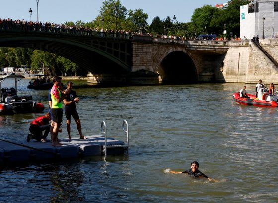 Gradonačelnica Pariza plivala u Seni i pred Paraolimpijske igre