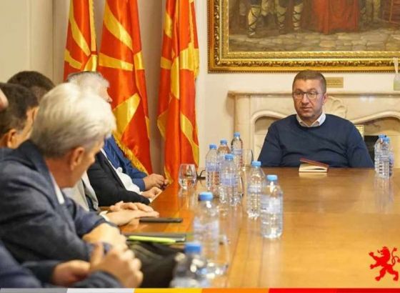 Premijer S. Makedonije najavio telefonsku liniju za prijavu devijantnog ponašanja političara