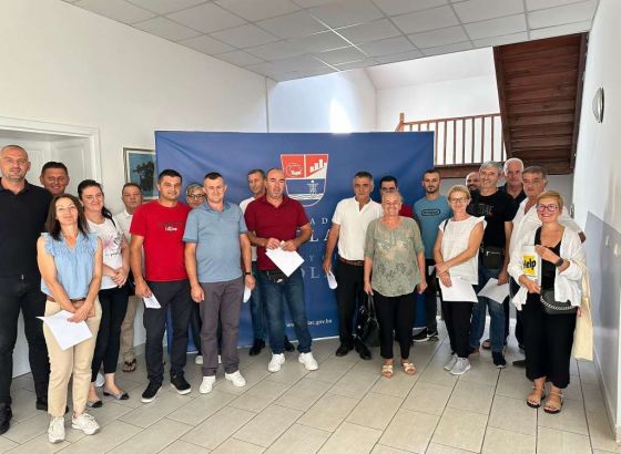 Projekt 'Inkluzija i ekonomsko osnaživanje': Dvadeset Stočana dobilo sredstva za opremu za posao