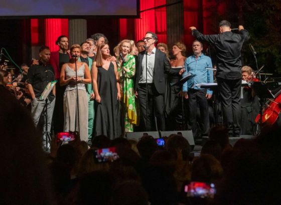 'Kultura na ulice 2024. - Na Pozorišnom trgu Susan Sontag upriličen koncert 'Glumci pjevaju hitove