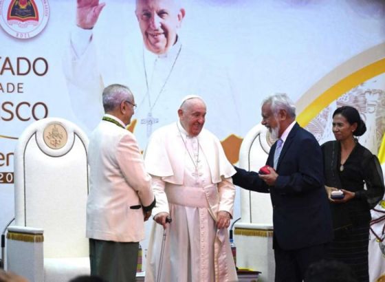 Papa Franjo pozvao na akciju kako bi se spriječilo zlostavljanje djece i tinejdžera