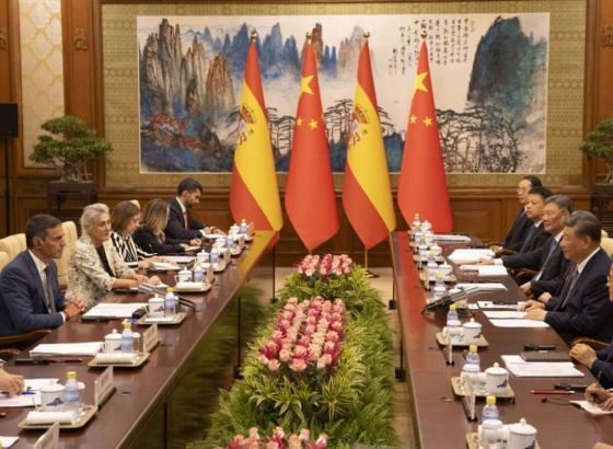 Xi pozvao Sancheza da odigra 'konstruktivnu ulogu' u poboljšanju zategnutih veza sa Briselom