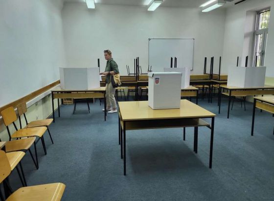 Demokratija na globalnom nivou u padu osmu godinu zaredom