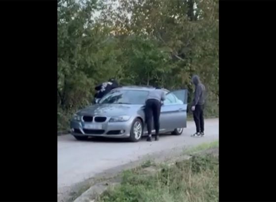 VIDEO-SNIMAK KOJI JE POTRESAO BiH: Nepoznate osobe su im prepriječile put, nosili su fantomke na glavama, a onda ...