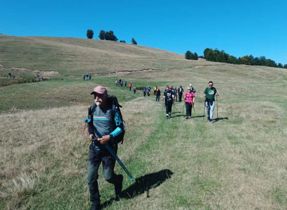 Druženjem i šetnjom na planini Lisac obilježena 132. godišnjica planinarstva