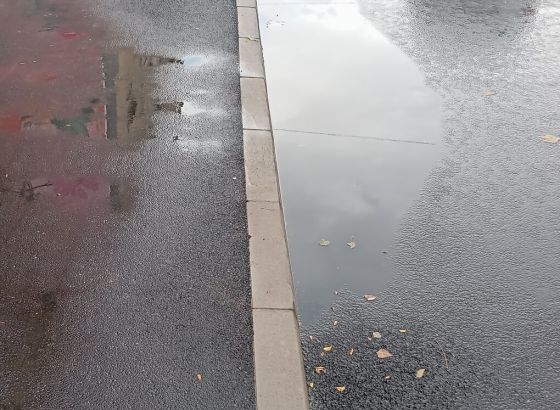 U centru Sarajeva: Novi asfalt, stari problemi (FOTO)
