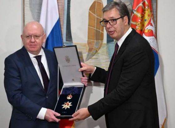 Vučić odlikovao ruske diplomate pri UN-u zbog pomoći oko Rezolucije o genocidu u Srebrenici