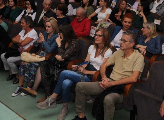 Festival glumaca u Konjicu: Odigrana predstava 'Moj sin samo malo sporije hoda'