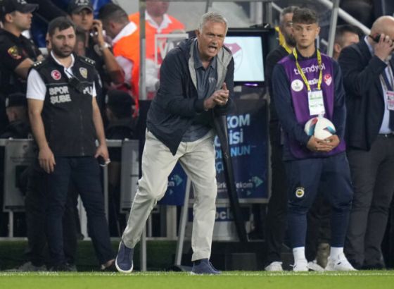 Bijesni Mourinho nakon poraza vikao na igrače pa zaprijetio odlaskom