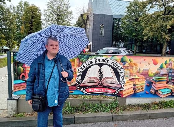 SAJAM KNJIGE U TUZLI ULAZI U ZAVRŠNU VEČE