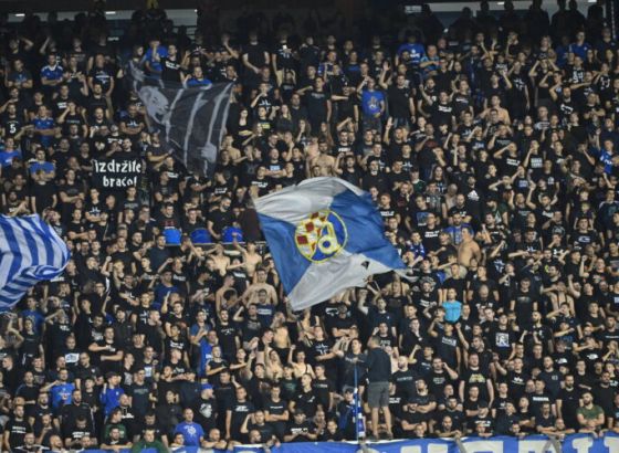 Zabranjeni su kišobrani na Maksimiru, Dinamo riješio taj problem