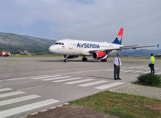 Air Serbia: Hrvatski zastupnici nisu 'skinuti' sa zrakoplova nego su zakasnili