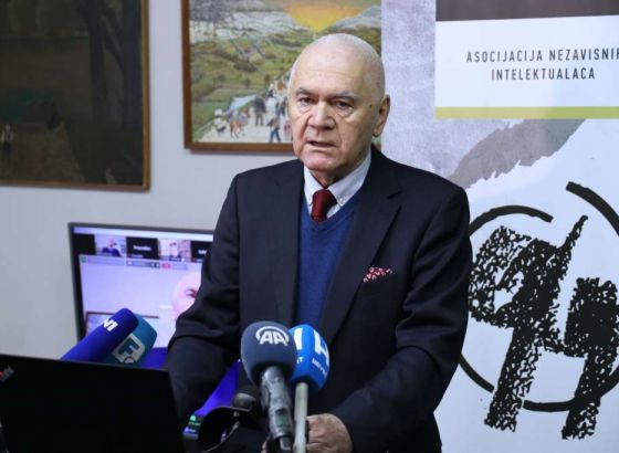 Kulenović za START: Protest nije antievropski nego antišmitovski; Nismo režim promijenili samo zbog želje za Coca- Colom