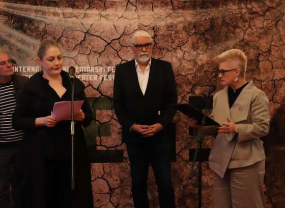 Grand Prix 64. Festivala MESS za predstavu 'Tragùdia/Pjesma o Edipu' Alessandra Serre
