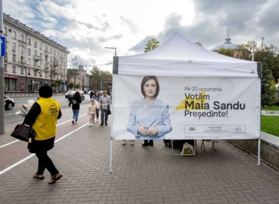 Moldavci glasaju na predsjedničkim izborima i referendumu o EU