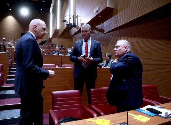 Hrvatski sabor : Uoči rasprave o NATO misiji teške riječi i prepucavanje zastupnika