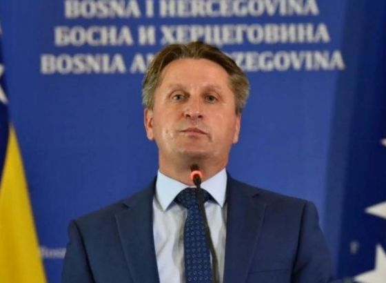 Emrić: Pristaje li Trojka na podjelu Agencije za državnu službu Bosne i Hercegovine na tri dijela?