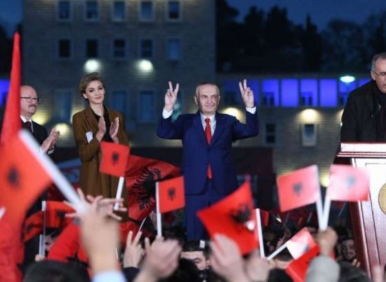Tirana: Bivši albanski predsjednik i njegova supruga izlaze pred sud