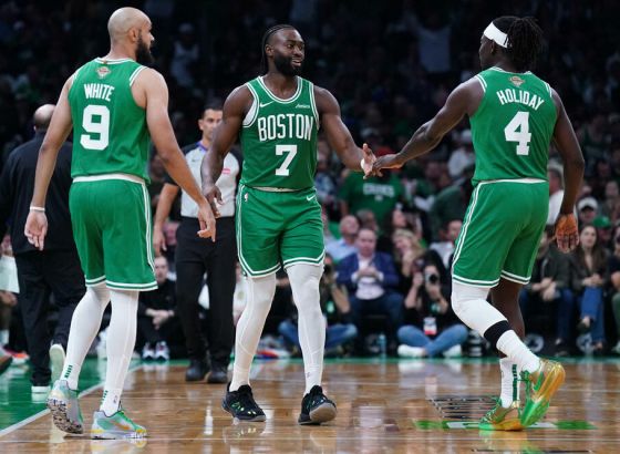 Počela NBA liga, ubjedljiv trijumf Bostona, slavili i Lejkersi