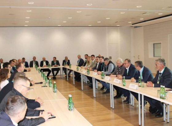 Delegacija Vlade FBiH i privrednika na čelu s premijerom Nikšićem u posjeti Mađarskoj