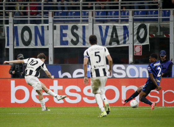 Nikad luđi Derbi Italije: Osam golova u Gradu mode, Juve preživio kanonadu pa uzeo bod Interu