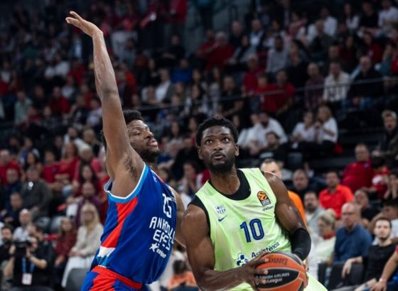 Barsa osvojila Istanbul za peti trijumf u nizu, Olimpijakos bolji od Reala, Fener u Litvaniji savladao Makabi