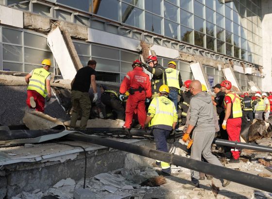 Potresna priča iz Novog Sada: Ostavila je dijete na klupi i otišla kupiti kartu ...