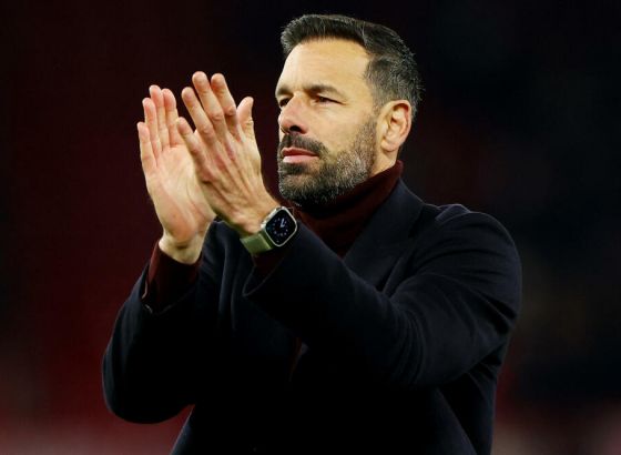 Fudbaleri Mančester junajteda žele da Van Nistelroj ostane uz njih i kod novog trenera