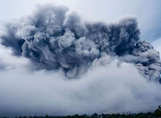Indonezija će preseliti hiljade ljudi nakon erupcije vulkana