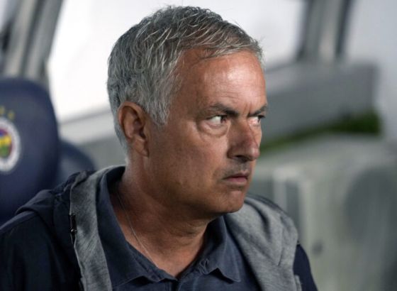 Mourinho suspendovan