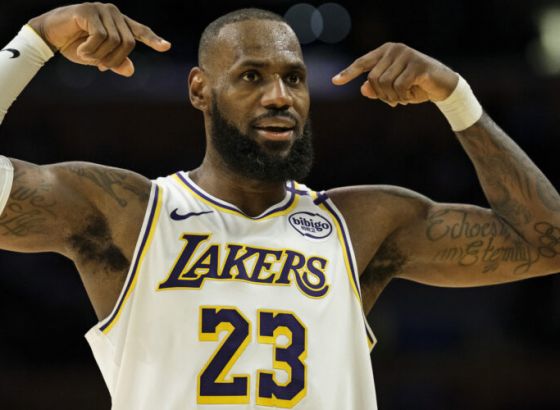 Lebronov novi tripl-dabl, Lejkersi neporaženi kod kuće