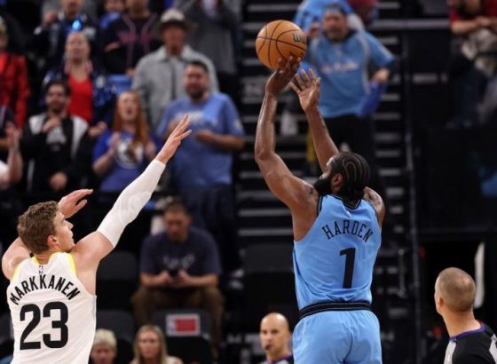 James Harden drugi u historiji NBA lige po pogođenim trojkama