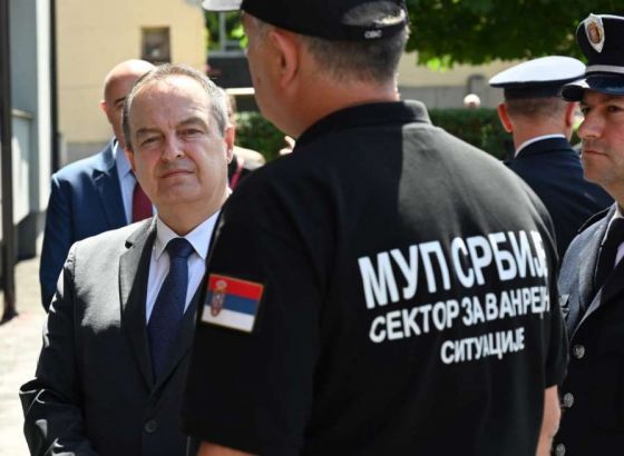 Dačić: Policija neće tolerirati ugrožavanje srbijanskih institucija