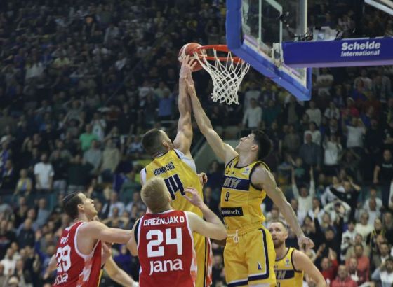 SJAJNA IGRA I SJAJNA ATMOSFERA: Bosna i Hercegovina slavi pobjedu protiv Hrvatske