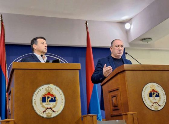 Crnadak: Vlada RS sutra da objelodani kome daje 12 miliona KM za posredovanje pri zaduživanju