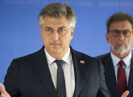 Plenković: Letovi s migrantima nisu neobični niti tajanstveni