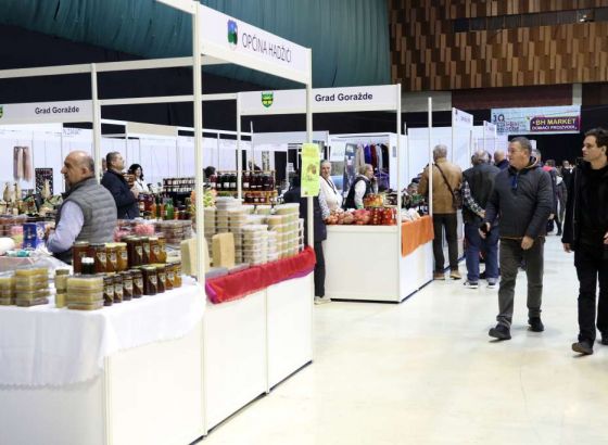 Pod motom 'Domaći proizvod u službi građana BiH' u Centru Skenderija otvoren Sajam bh. privrede