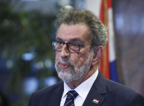 Fuchs: Mjere sigurnosti u školama kreću odmah