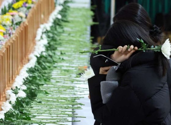 Istražitelji rade na identifikaciji žrtava i otkrivanju uzroka najsmrtonosnije zračnu katastrofe u Južnoj Koreji