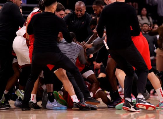 Nova tuča u NBA ligi, isključena četiri košarkaša i dva trenera