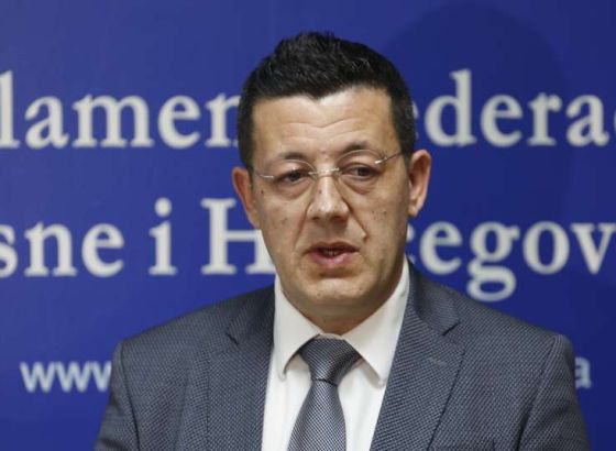 Čampara: Hitno suspendovati odluku Vlade FBiH o povećanju minimalne plate