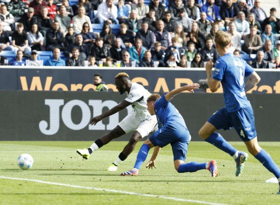 Opasnost za Bajer: Ronaldov klub želi afričkog golgetera